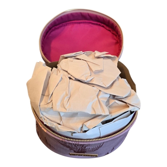 Vince Camuto Lilac Embossed Fabric Cosmetic Makeup Storage Case - Picture 4 of 6